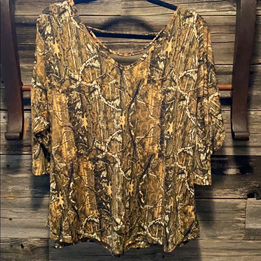Comfy camo top